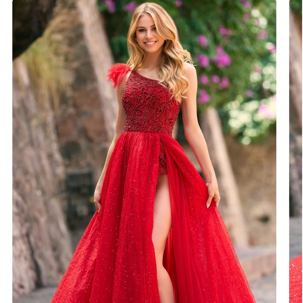 Sherri Hill Red One Shoulder Dress